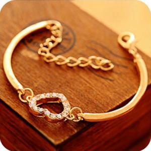 Love Heart Studded With Rhinestones Chain Bracelet..