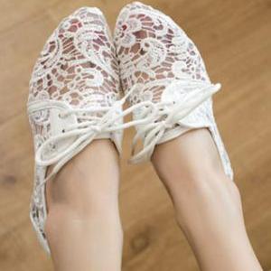 [grzxy61900408]black/white Lace Embroidery Pointed..